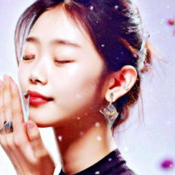 橄欖油的美容護膚功效及適用時機，為你揭秘?。═AGS：橄欖油、美容護膚、白天使用）